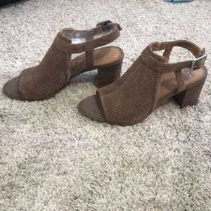 NEW WITHOUT TAGS FRANCO SARTO SANDALS !!